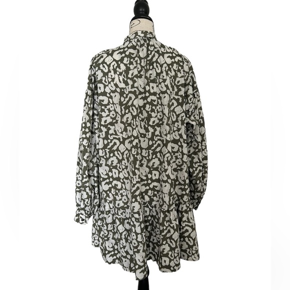 5/$25 Elizabeth and James like new babydoll style dress  size small - Picture 7 of 15